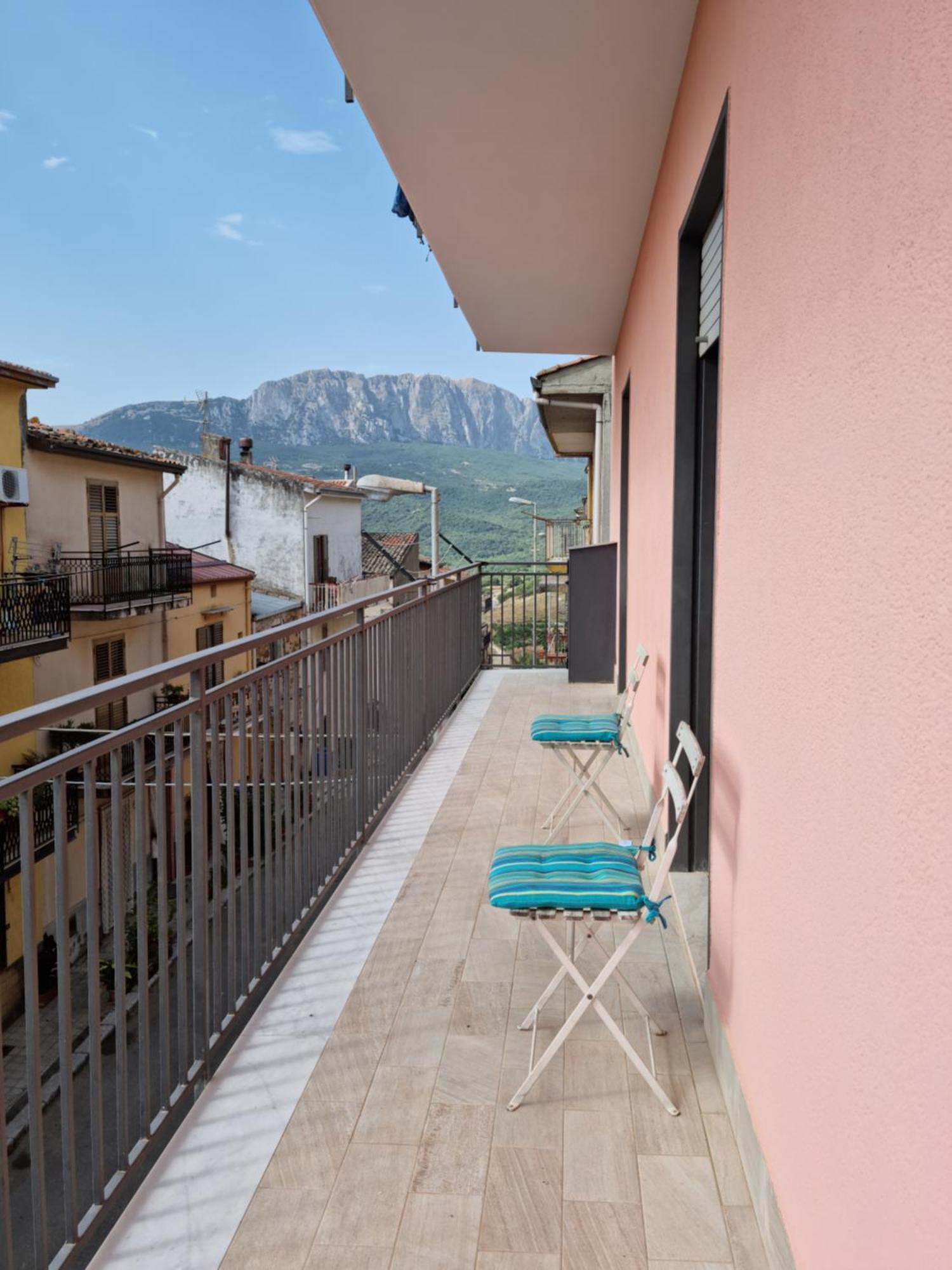 Casa Di Mamma Apartment Godrano Екстериор снимка